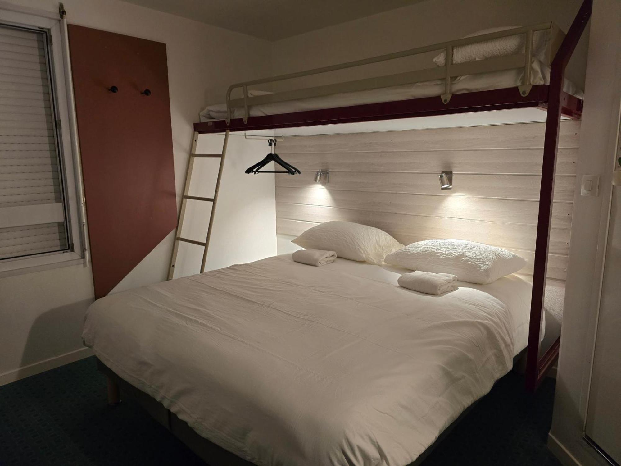 Brit Hotel Essentiel Poitiers Gare Du Futuroscope Жоне-Клан Екстер'єр фото